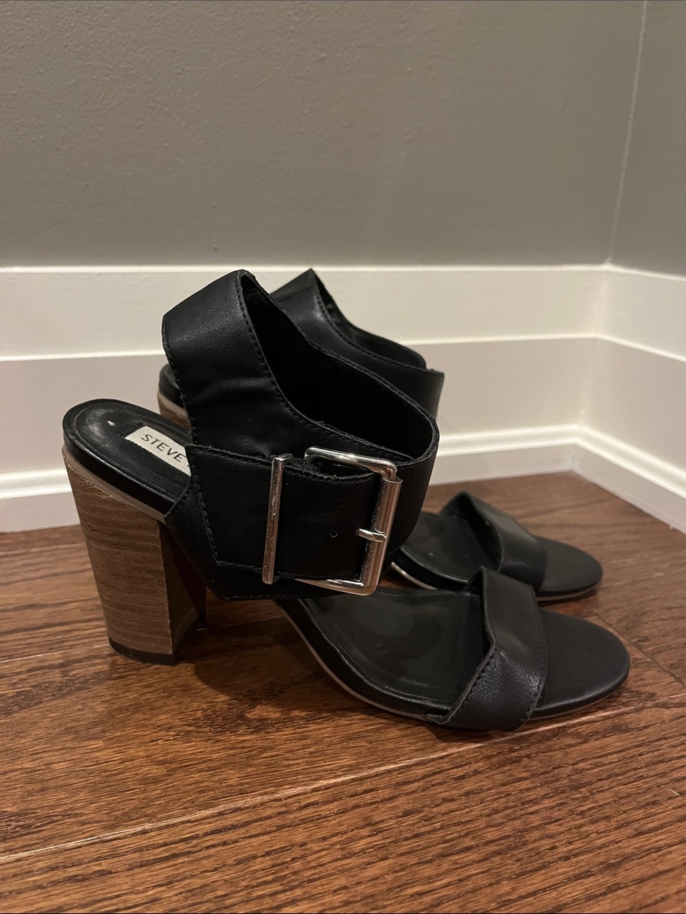 Steve Madden Man Made Upper and Leather lining Block Heel Sandals with Buckle